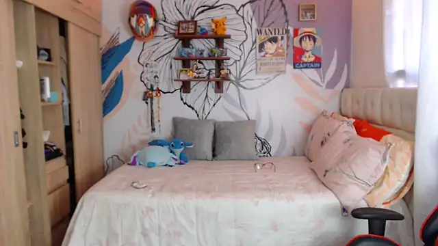 Snapshot of LinzyBaner chatting on March 3, 2026, 9:33 pm LinzyBaner online show from March 3, 2026, 9:33 pm