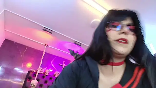 AlexHoe  online show from March 17, 2025, 9:35 pm