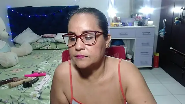 pervert mommy  online show from March 14, 2026, 11:27 am