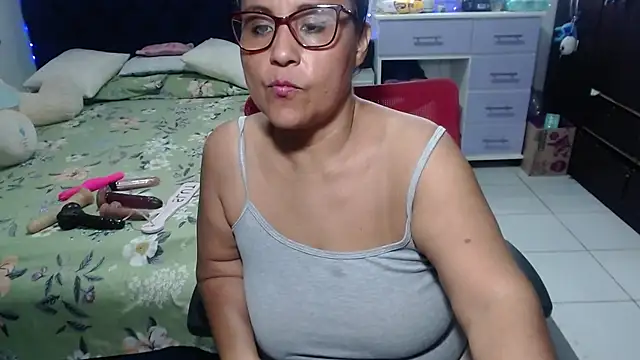 pervert mommy  online show from March 22, 2026, 12:40 pm