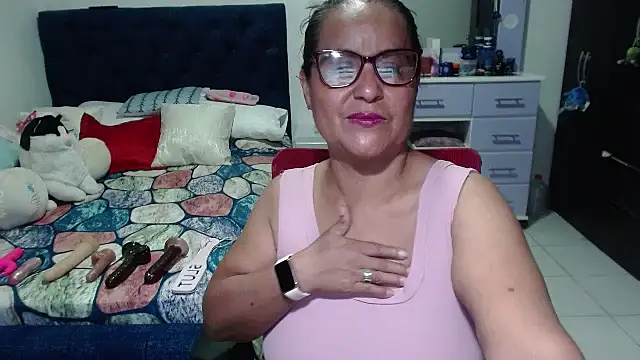 pervert mommy  online show from October 20, 2025, 9:54 am