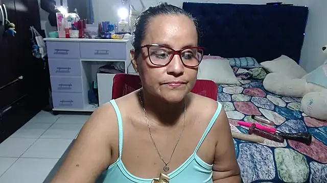 pervert mommy  online show from May 30, 2026, 10:54 am