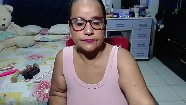 pervert mommy  online show from February 5, 2026, 10:11 am