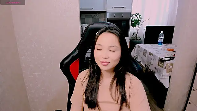 AyaMoon online show from November 3, 2025, 6:40 am