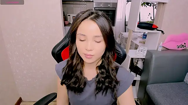 AyaMoon online show from October 13, 2025, 4:58 am