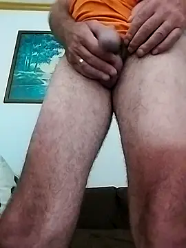 Snapshot of Bigutt73 chatting on March 15, 2025, 5:19 am Bigutt73 online show from March 15, 2025, 5:19 am