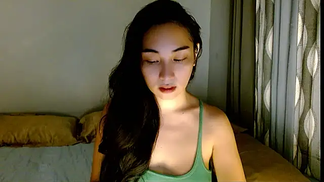 SweetLilly 18 online show from April 12, 2026, 2:48 am