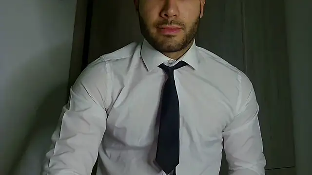 Snapshot of Justynn1 chatting on April 6, 2026, 8:43 pm Justynn1 online show from April 6, 2026, 8:43 pm