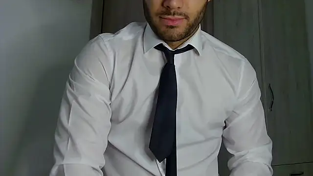 Justynn1 online show from April 24, 2026, 4:47 am
