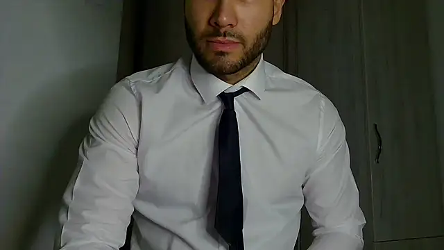 Justynn1 online show from May 17, 2026, 2:11 am