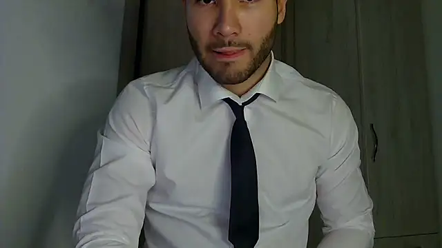 Snapshot of Justynn1 chatting on December 5, 2025, 6:45 am Justynn1 online show from December 5, 2025, 6:45 am