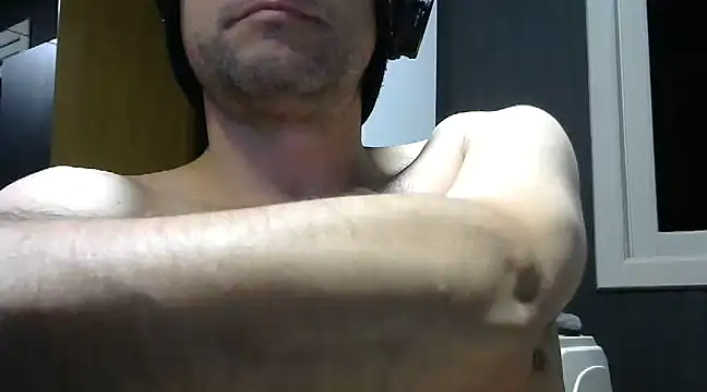 Snapshot of gauchors20 chatting on January 2, 2025, 2:43 am gauchors20 online show from January 2, 2025, 2:43 am