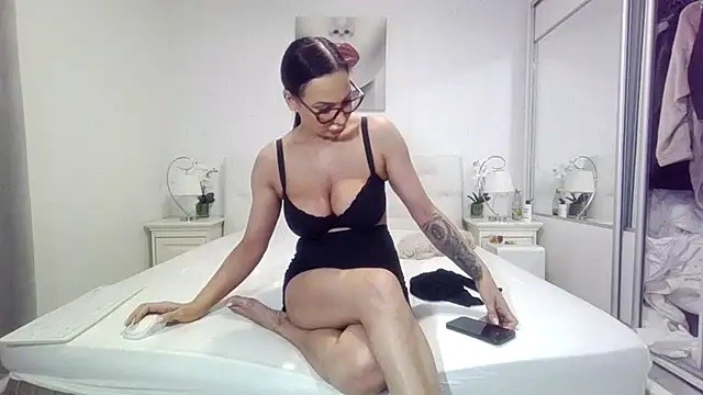 alisonya1 online show from February 10, 2026, 5:39 am