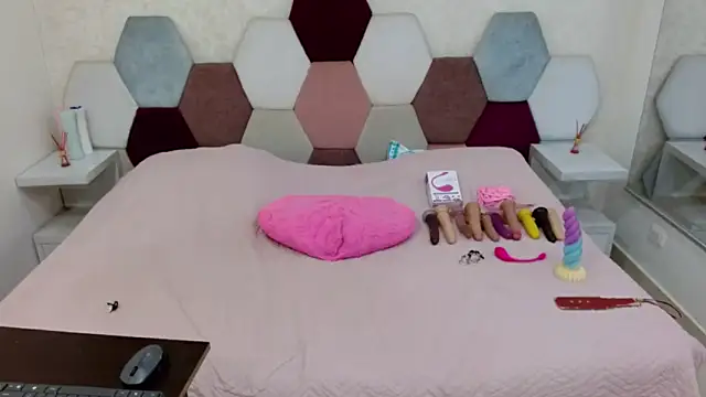 Snapshot of angel_blue chatting on January 16, 2026, 4:22 pm angel blue online show from January 16, 2026, 4:22 pm