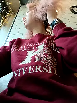 Frost foxy online show from October 12, 2025, 2:24 am