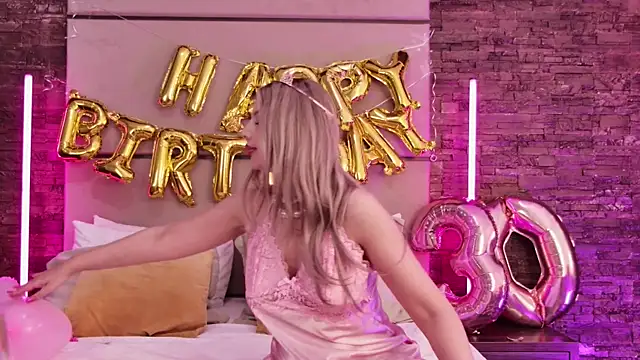 ErinHart online show from February 9, 2025, 11:04 pm