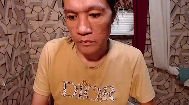 tshugecumxxx online show from February 12, 2025, 4:00 pm