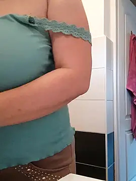 Elza01 online show from October 8, 2025, 5:09 am