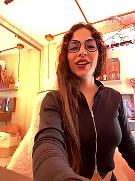 Zoe Bae online show from November 10, 2025, 9:42 pm