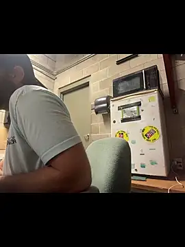 Snapshot of Sitonmyface2020@xh chatting on October 29, 2025, 9:58 pm Sitonmyface2020xh online show from October 29, 2025, 9:58 pm