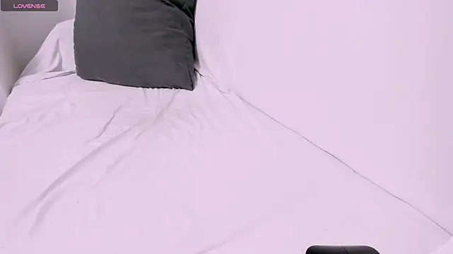 natural  woman online show from November 15, 2025, 12:53 pm