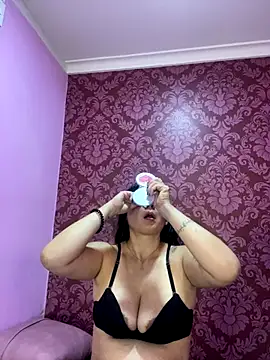 juliana diaz online show from November 27, 2025, 11:21 am