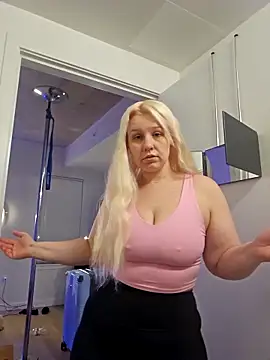 NikiFm online show from November 28, 2025, 1:33 pm