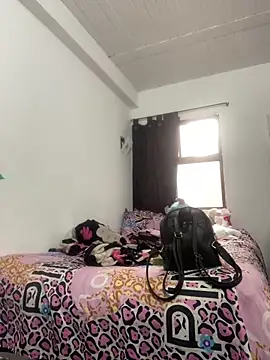 AlondraDiossa03 online show from September 17, 2025, 4:53 pm