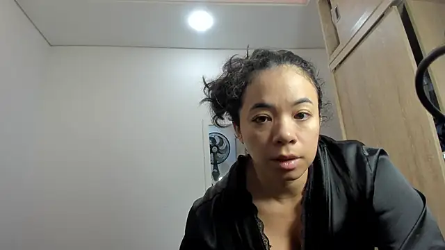 carolgaita online show from April 10, 2026, 10:33 am