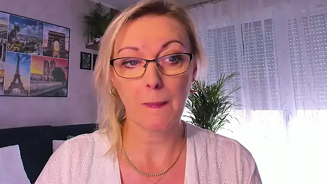 Snapshot of vanessa_chat chatting on October 21, 2025, 1:21 pm vanessa chat online show from October 21, 2025, 1:21 pm