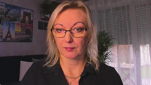 Snapshot of vanessa_chat chatting on November 10, 2025, 2:22 pm vanessa chat online show from November 10, 2025, 2:22 pm