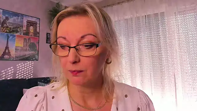 Snapshot of vanessa_chat chatting on November 7, 2025, 8:52 am vanessa chat online show from November 7, 2025, 8:52 am