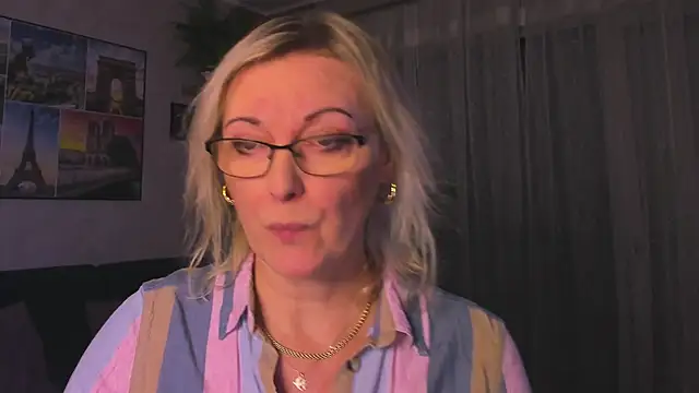 Snapshot of vanessa_chat chatting on February 2, 2026, 4:17 pm vanessa chat online show from February 2, 2026, 4:17 pm