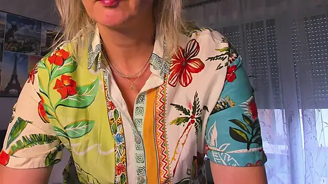 Snapshot of vanessa_chat chatting on November 17, 2025, 2:21 pm vanessa chat online show from November 17, 2025, 2:21 pm