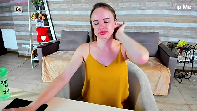 SusanSmit online show from October 8, 2025, 7:03 pm