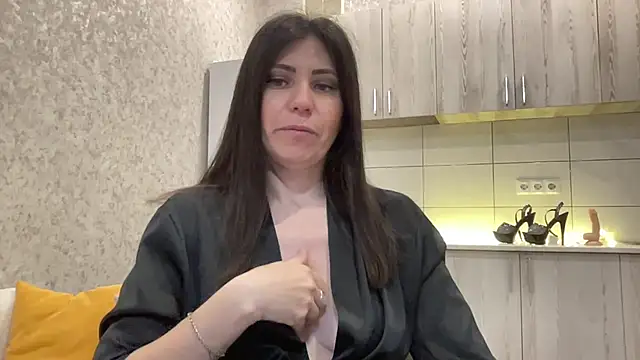 Snapshot of HotyWinter chatting on February 25, 2026, 2:56 am HotyWinter online show from February 25, 2026, 2:56 am