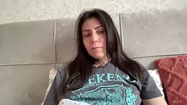 Snapshot of HotyWinter chatting on February 16, 2026, 10:25 am HotyWinter online show from February 16, 2026, 10:25 am