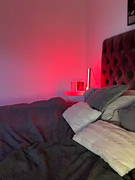 EllaMae online show from November 11, 2025, 2:12 pm