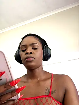 LuciousLips96 online show from December 5, 2025, 12:15 pm