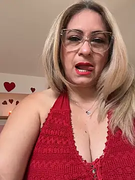 Snapshot of x_elena_x chatting on February 14, 2025, 8:52 am x elena x online show from February 14, 2025, 8:52 am