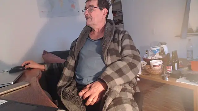 Snapshot of silvio-aus-luzern-CH chatting on January 17, 2026, 7:23 am silvio-aus-luzern-CH online show from January 17, 2026, 7:23 am