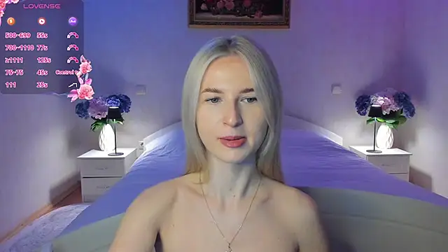 AnnaCarrera online show from April 21, 2026, 8:37 pm