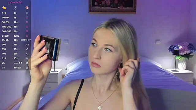 AnnaCarrera online show from February 5, 2026, 8:15 pm