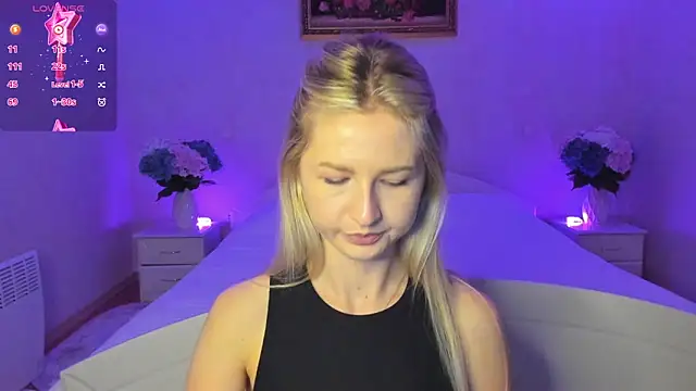 AnnaCarrera online show from November 19, 2025, 6:30 pm