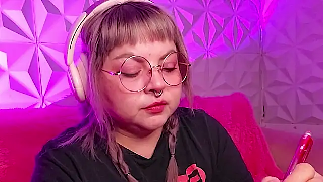 Satyn doll online show from November 8, 2025, 10:35 pm