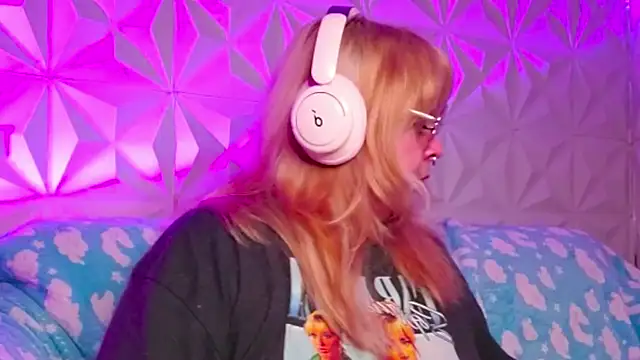 Satyn doll online show from October 12, 2025, 11:06 pm