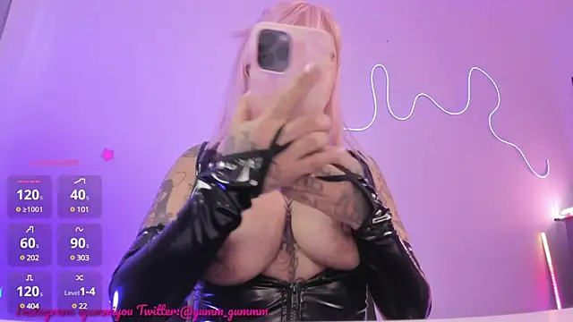 cute catlyn online show from March 18, 2025, 5:12 pm