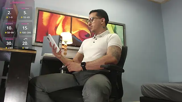 Snapshot of randyluke chatting on February 9, 2026, 7:45 pm randyluke online show from February 9, 2026, 7:45 pm