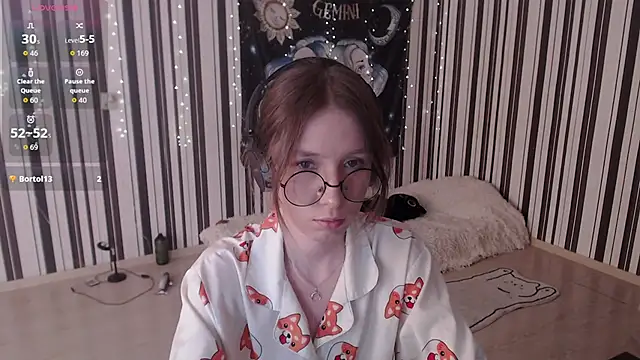  Hanna Moon  online show from September 18, 2025, 12:08 pm