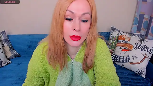 Snapshot of EllenMoore chatting on January 13, 2026, 3:10 am EllenMoore online show from January 13, 2026, 3:10 am